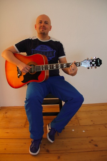 Legere Gitarrenhaltung